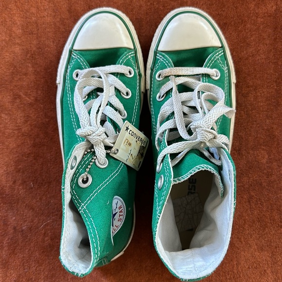 Green Chuck Taylor - Picture 1 of 10